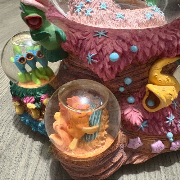 Disney The Little Mermaid Ariel “Under The Sea”Musical Snow Globe. Music Works - Picture 5 of 16